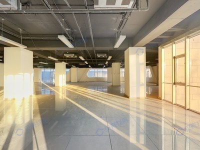 【中關村翠湖科技園云中心650平近地鐵精裝朝東/面積650m/價格6.53萬元/月/精裝/可注冊,適合行業:IT科技,貿易零售